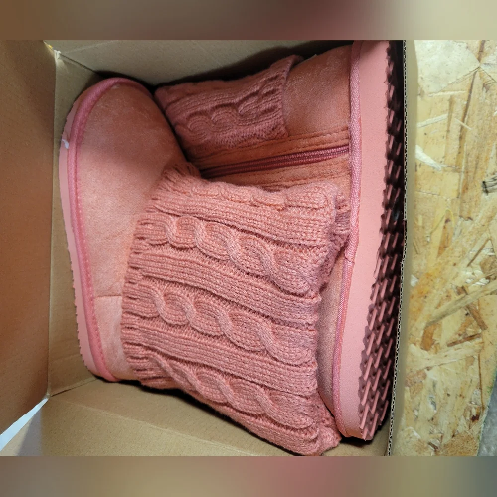 LivBoots New In Box Salmon‎ Pink Knit Suede Boots Size XL Youth 2-3